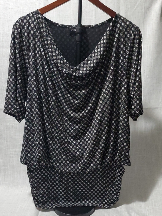 Lane Bryant Tops - Lane Bryant Black Short Sleeve Drape Neck Top with White Geometric Print